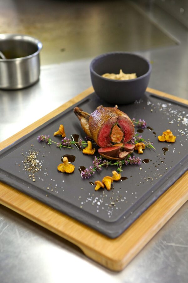 REGENT SLATE STEAK PLATE WITH GROOVE AND SAUCE BOWL CUT OUT 360X210MM - Image 3